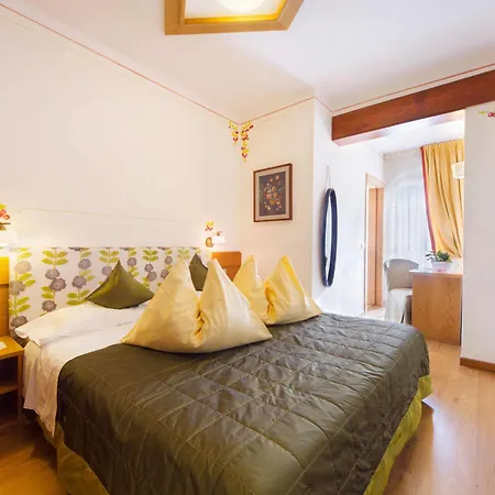 Alpotel Dolomiten 3* Molveno